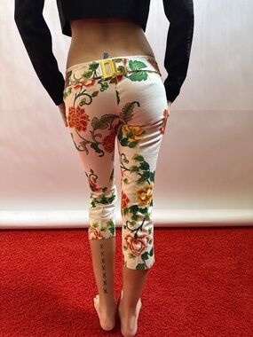 1998 !! Dolce Gabbanna Capri Jeans w/ Gold DG on the Butt